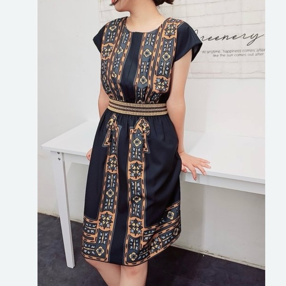 Anna Sui Oriental Pattern Black Dress 8 Cinched Waist Knee Length Fun Party Date